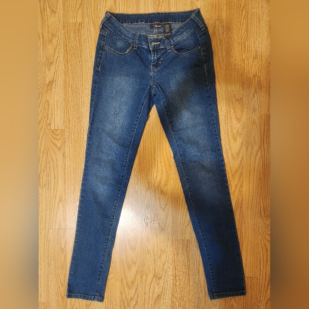 City Streets Low Rise Women's Blue Skinny Jeans Like New size 3